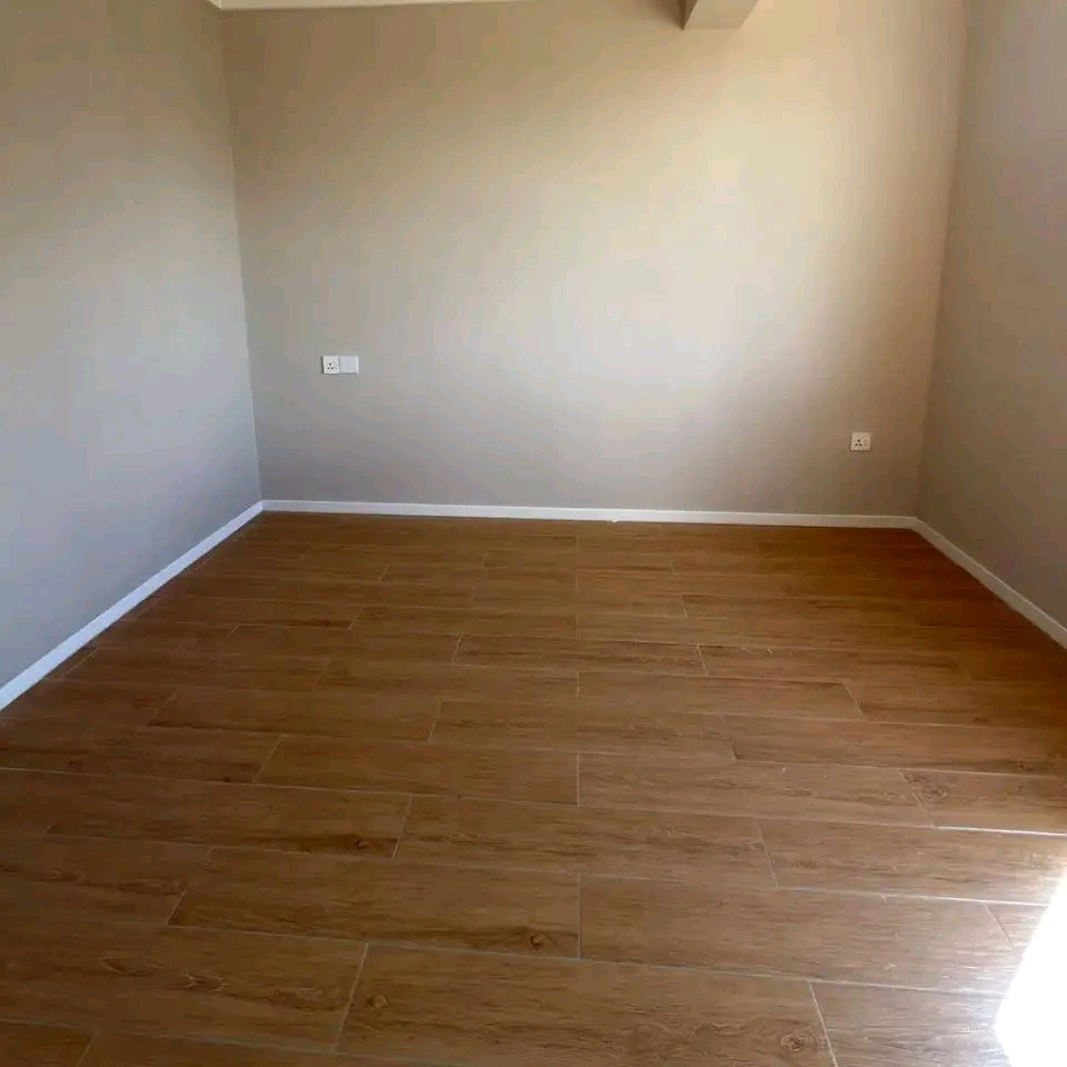 One bedroom to let off