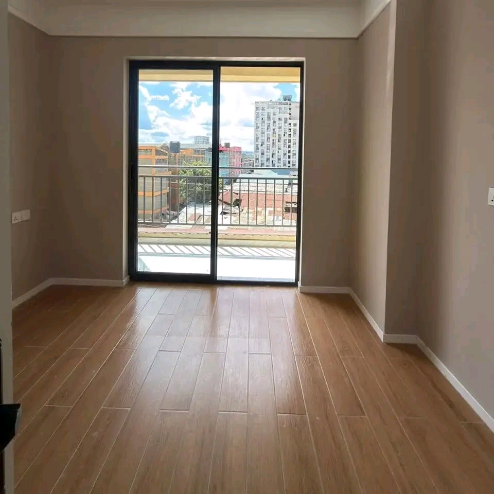 One bedroom to let off