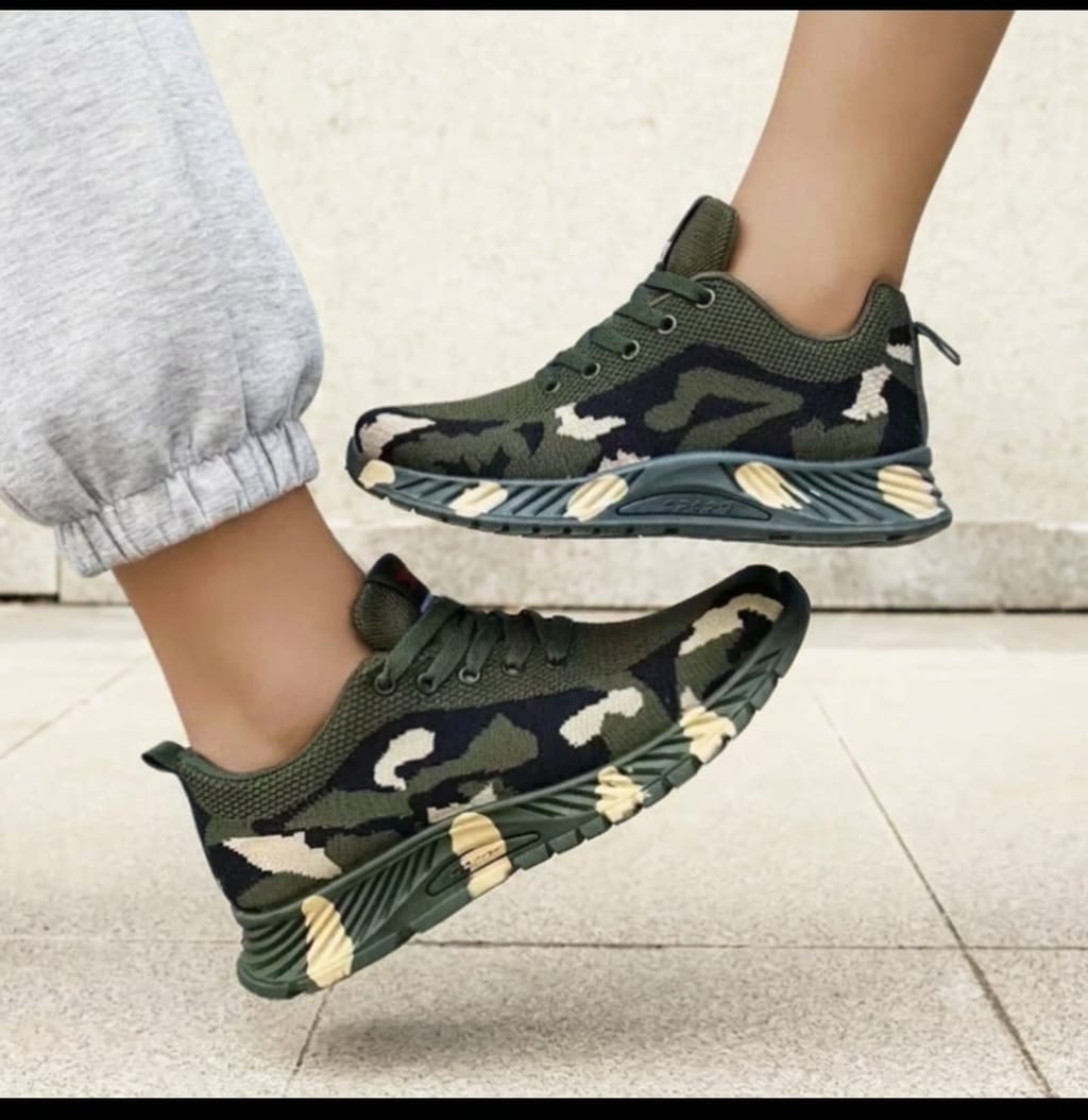 Breathable camouflage sneakers