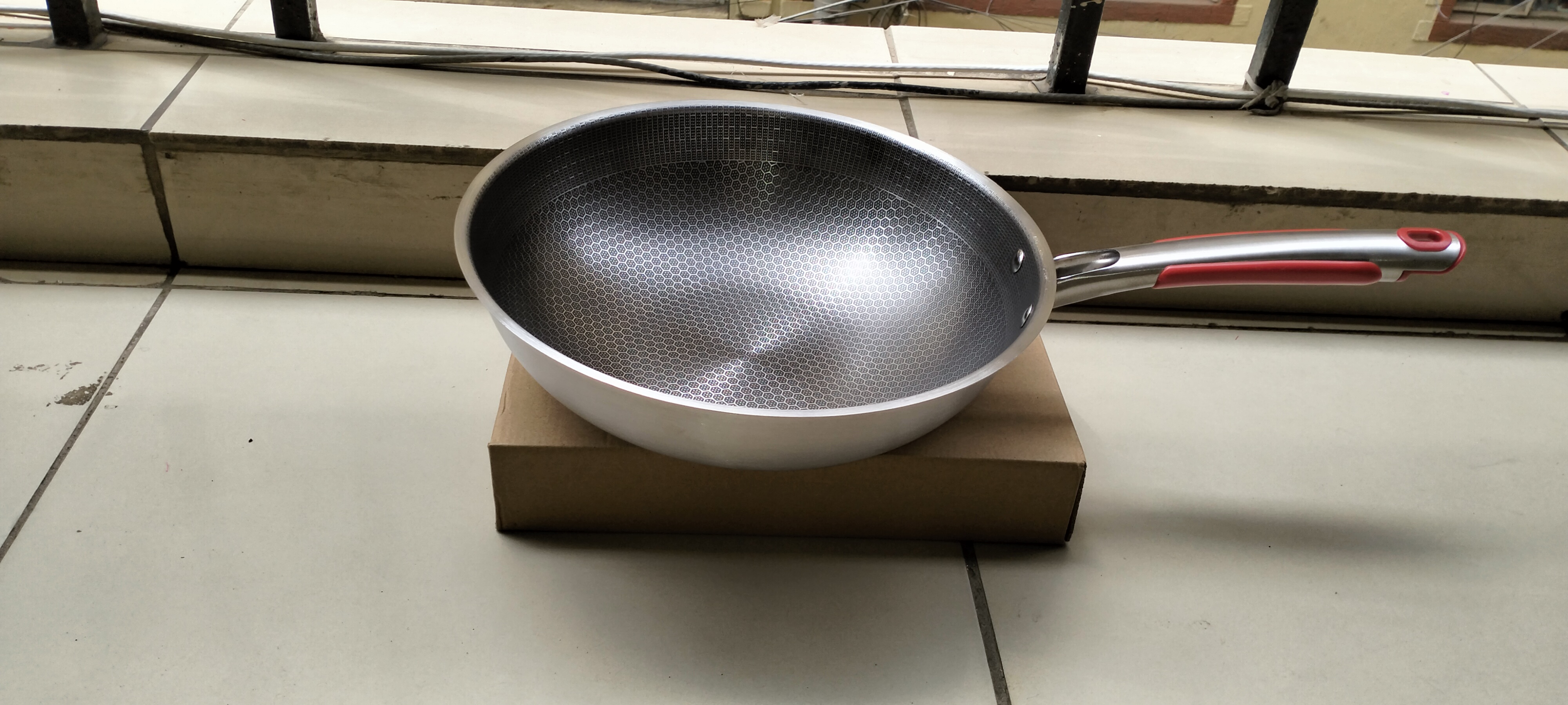 Honey Comb stainless steel wok pan