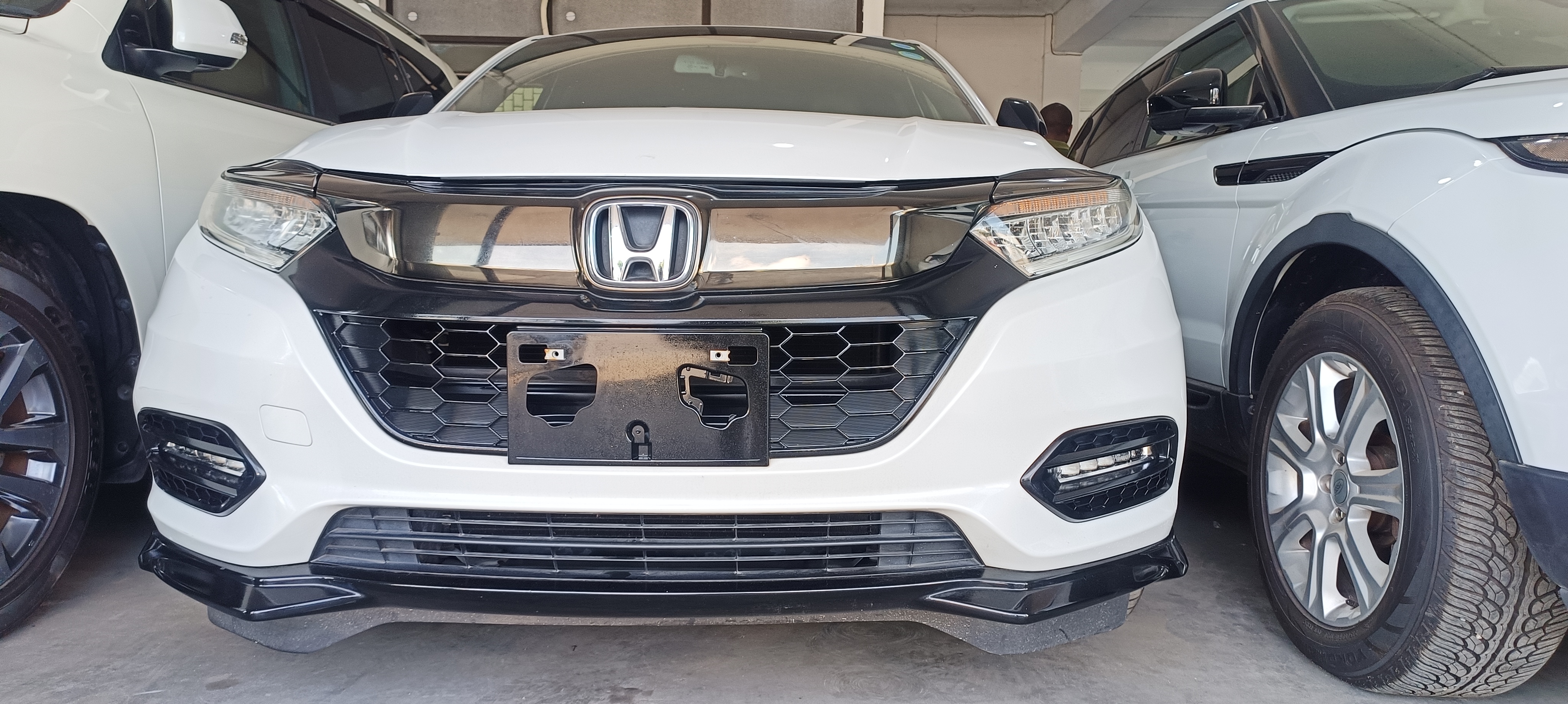 Honda Vezel Hybrid white 2018