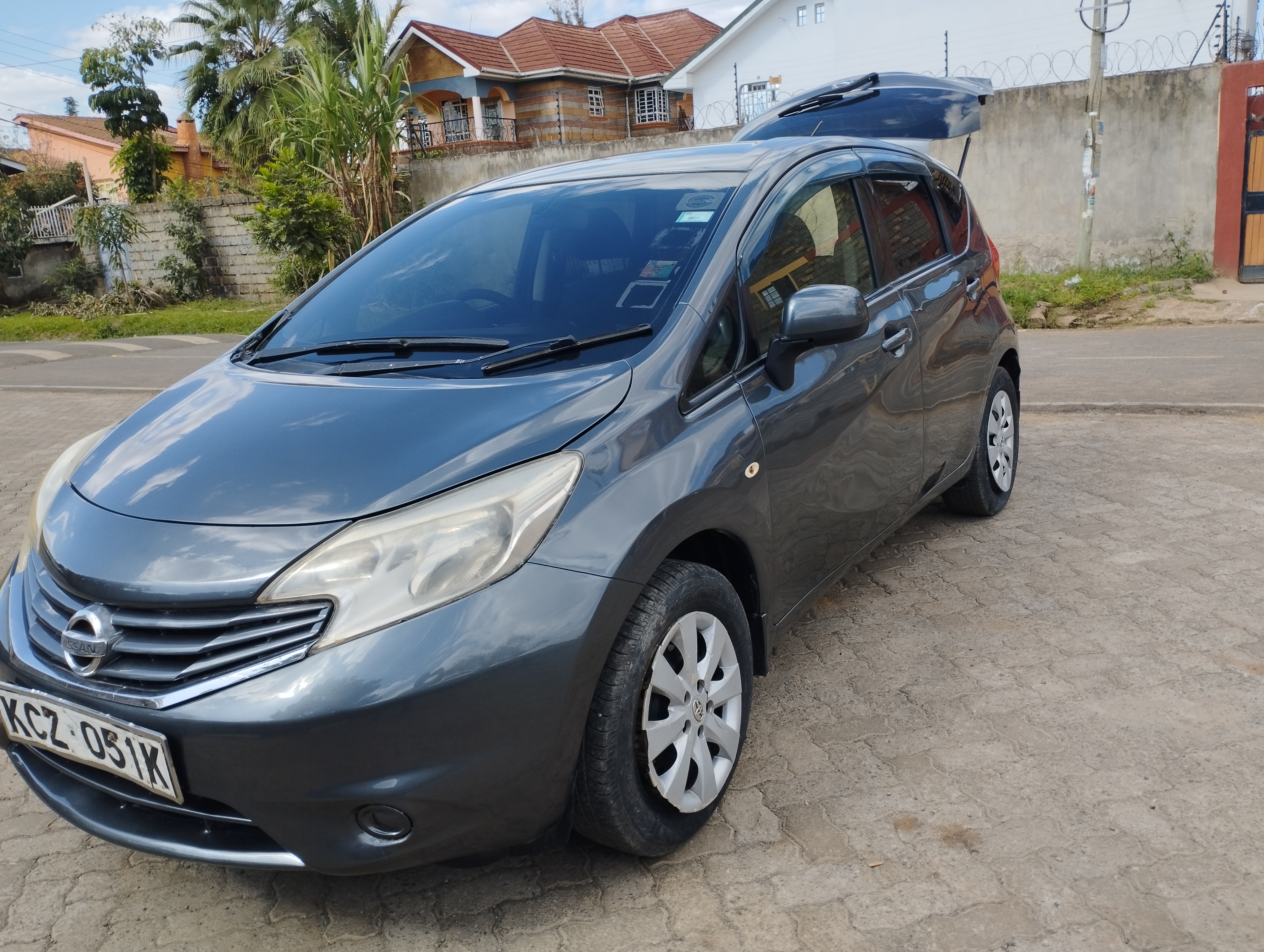 NISSAN NOTE