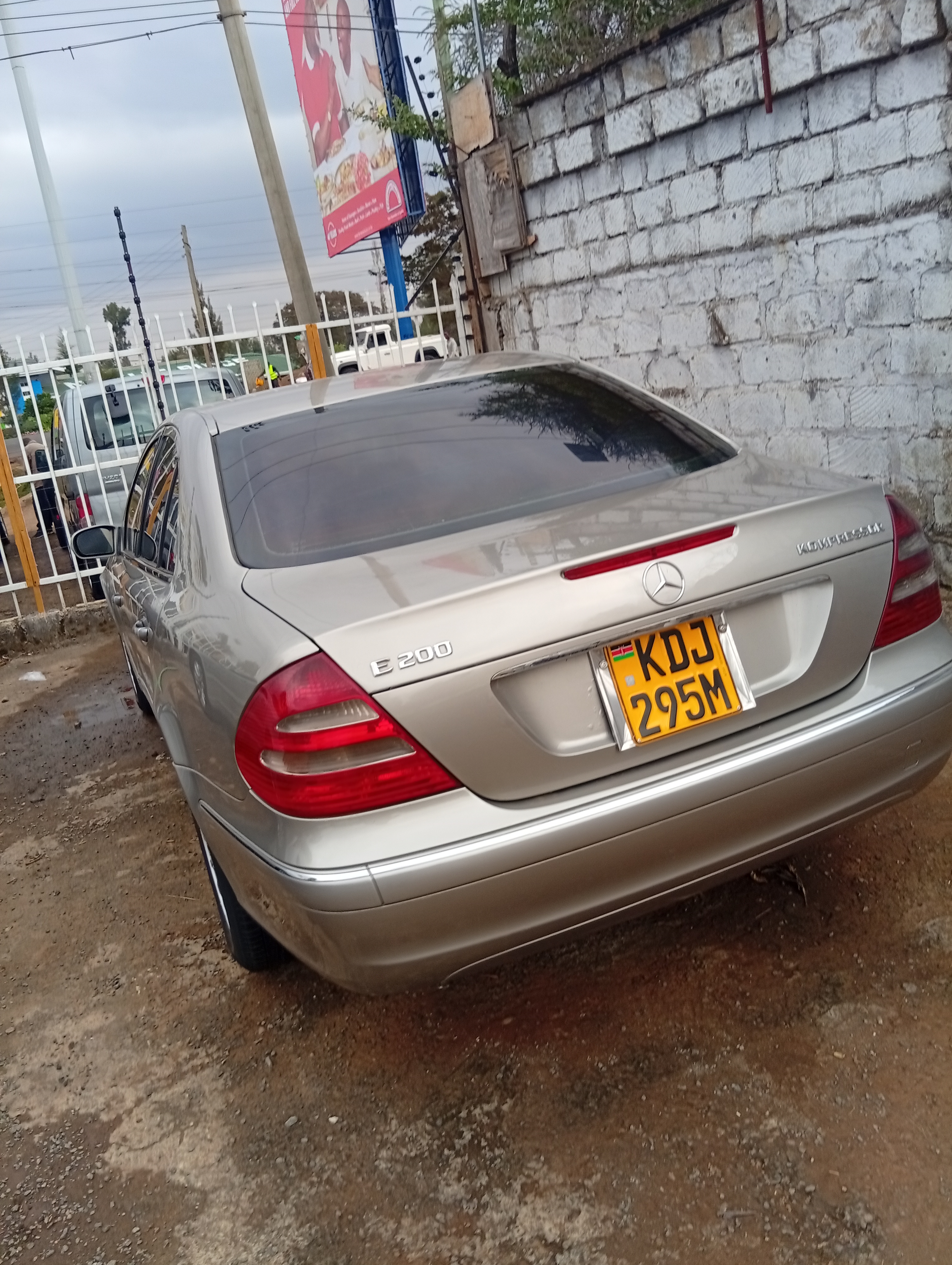 KDJ Mercedes Benz E250