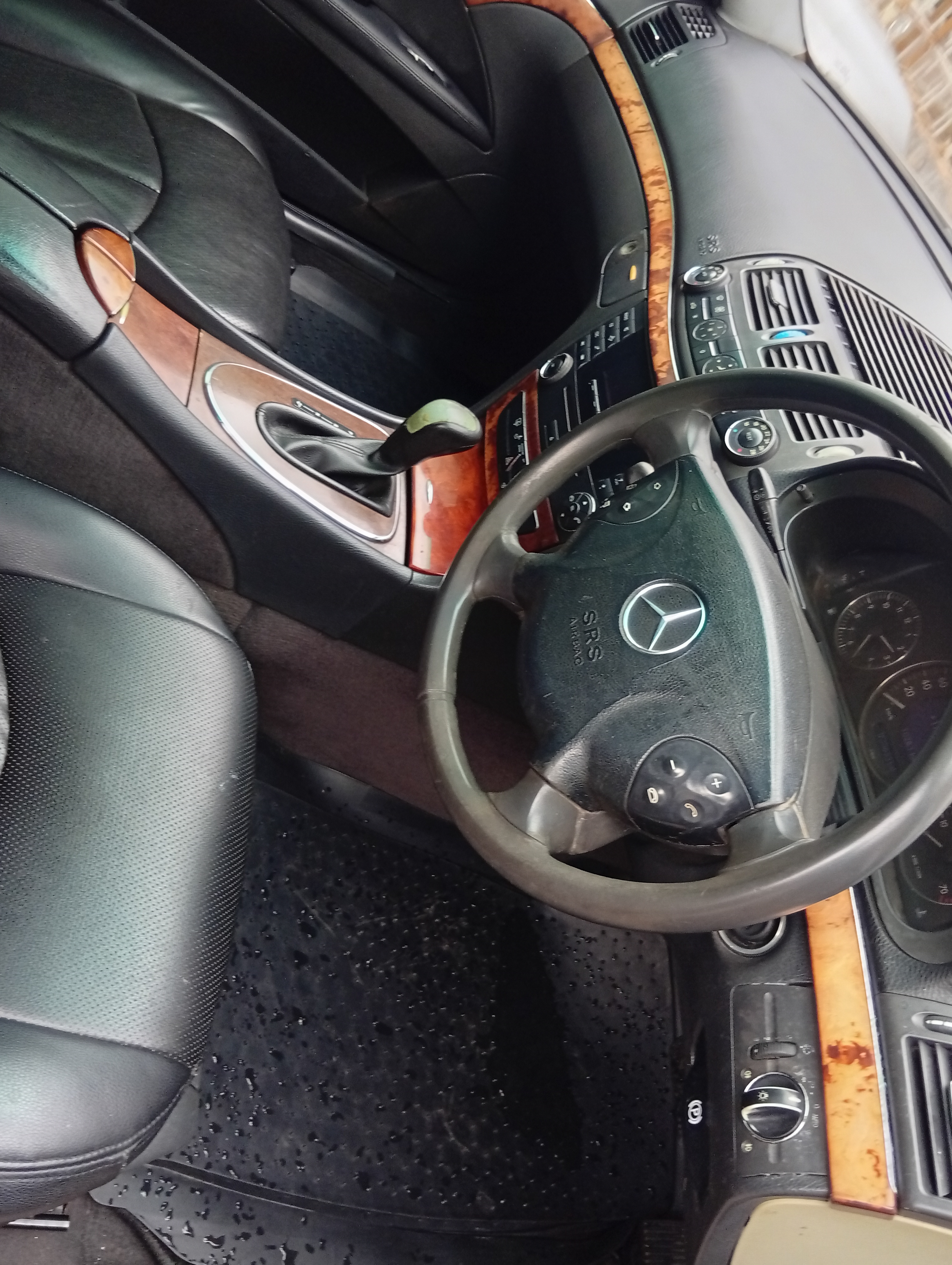 KDJ Mercedes Benz E250