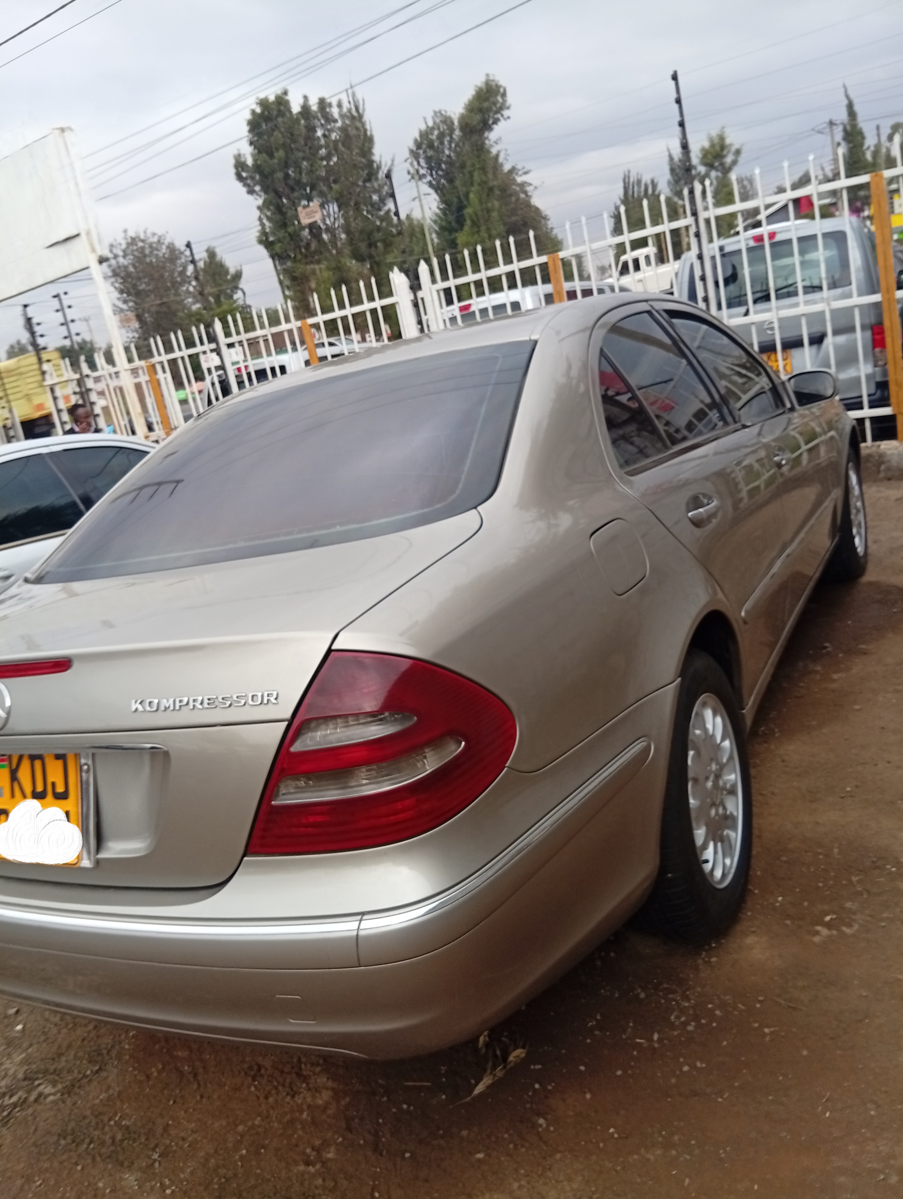 KDJ Mercedes Benz E250