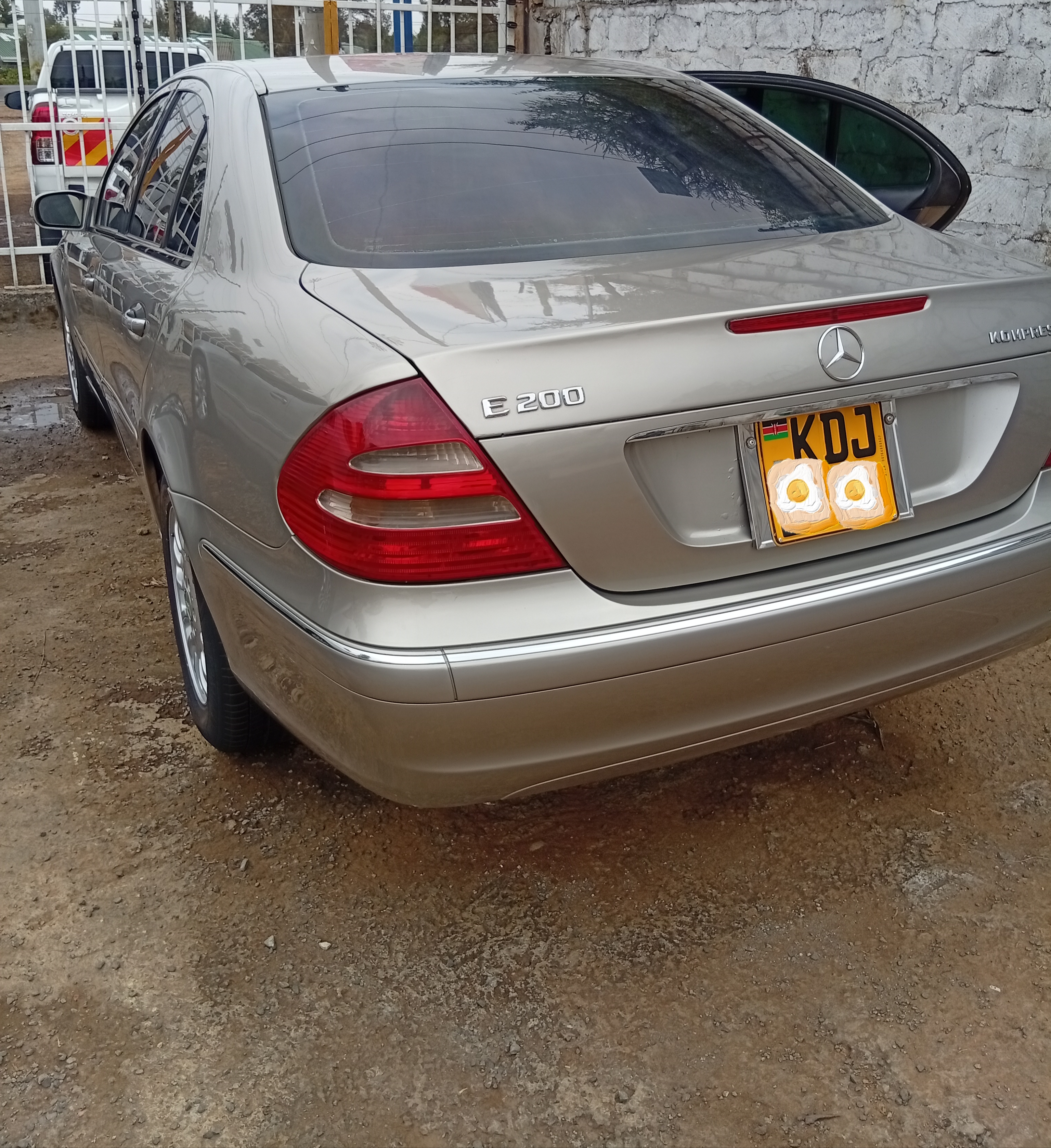 KDJ Mercedes Benz E250