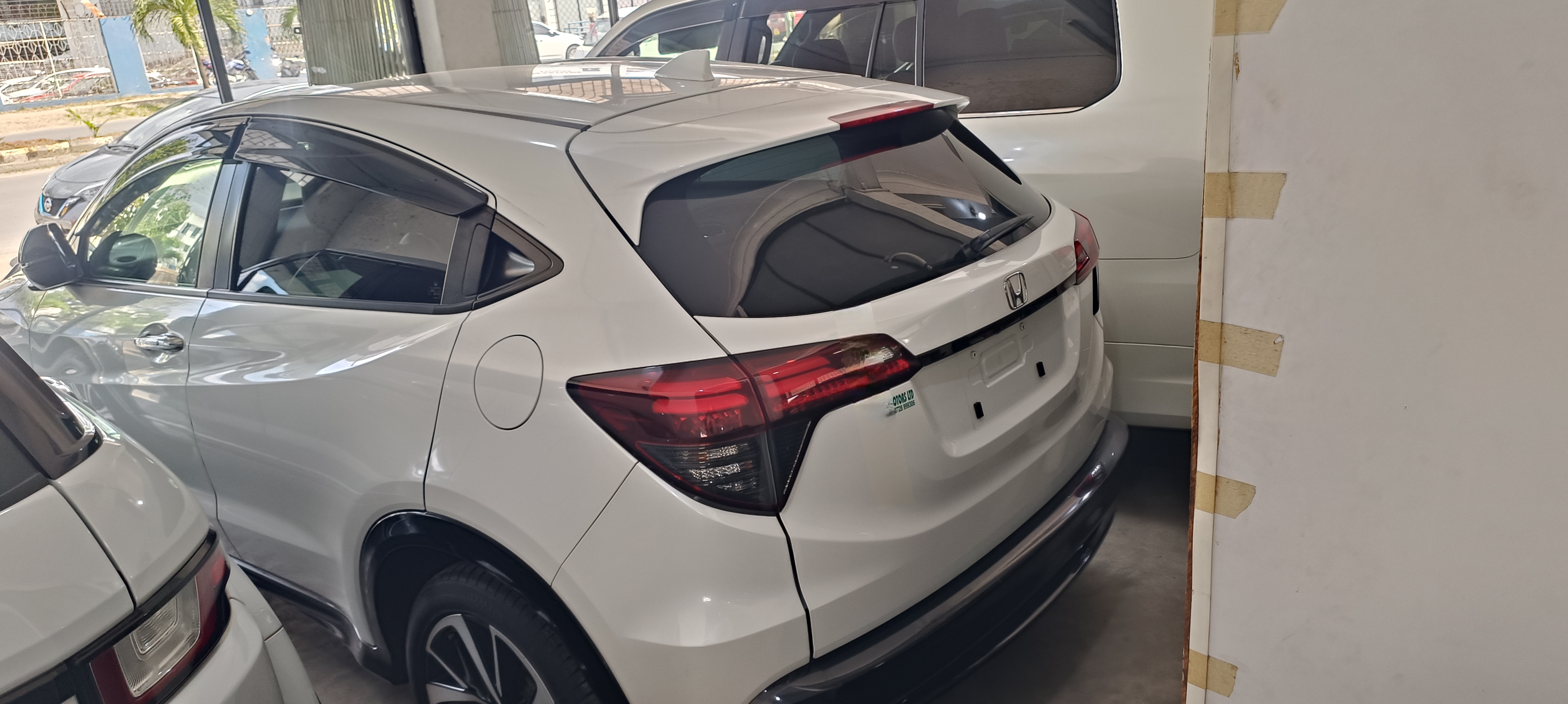 Honda Vezel Hybrid white 2018