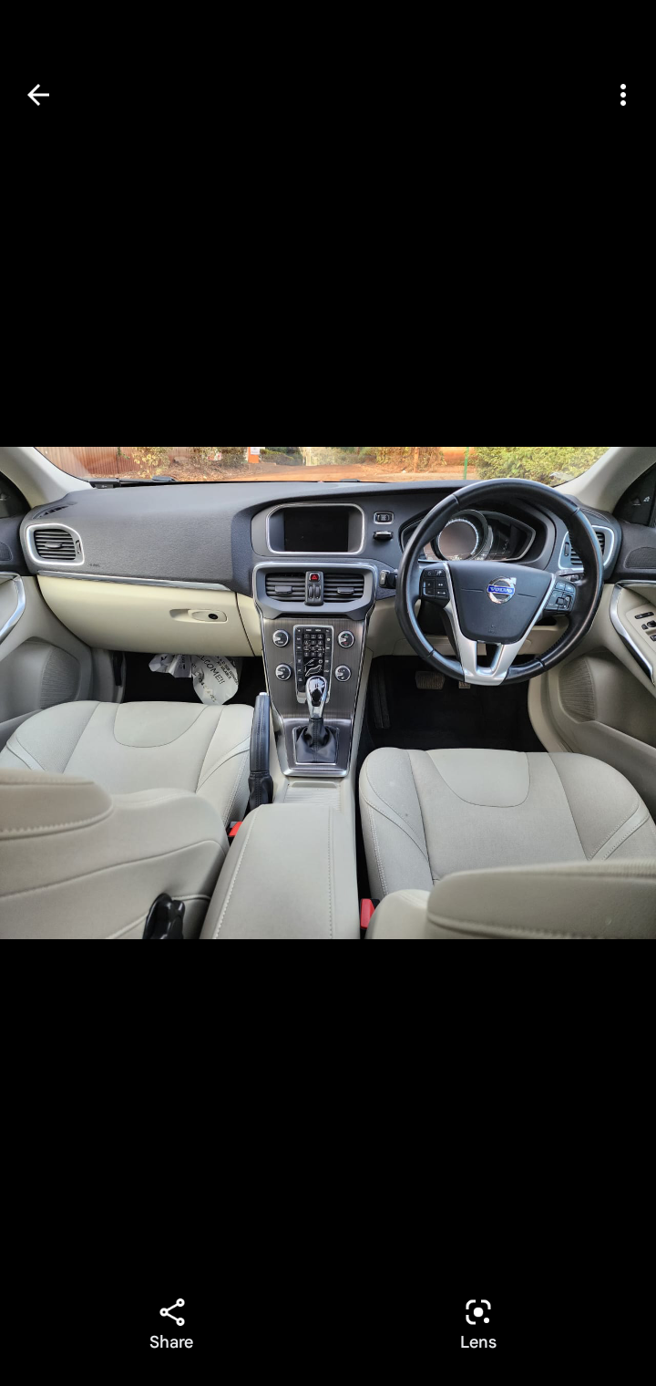 Volvo v40T4