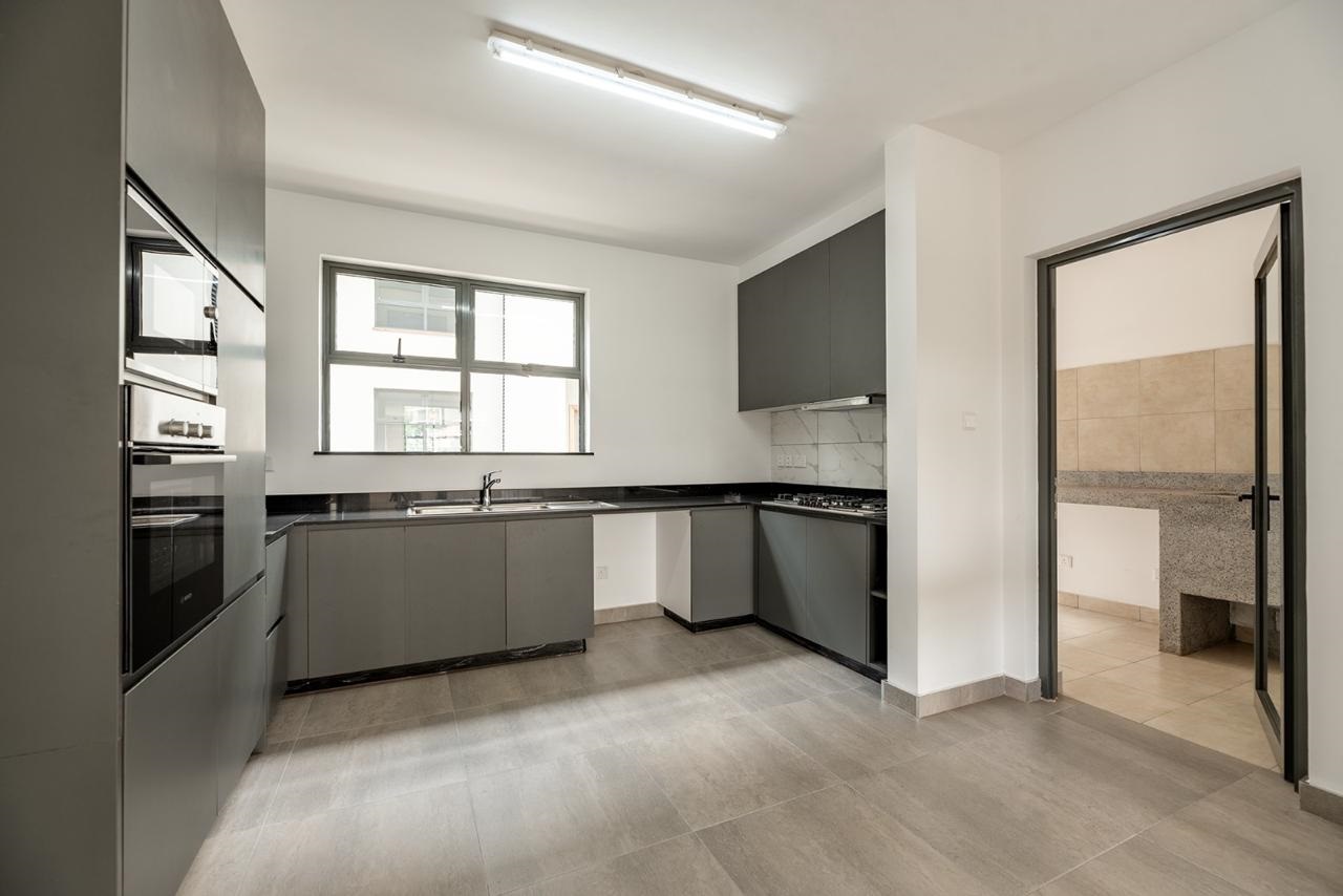 4 Bedroom Duplexes to Let in Rosslyn