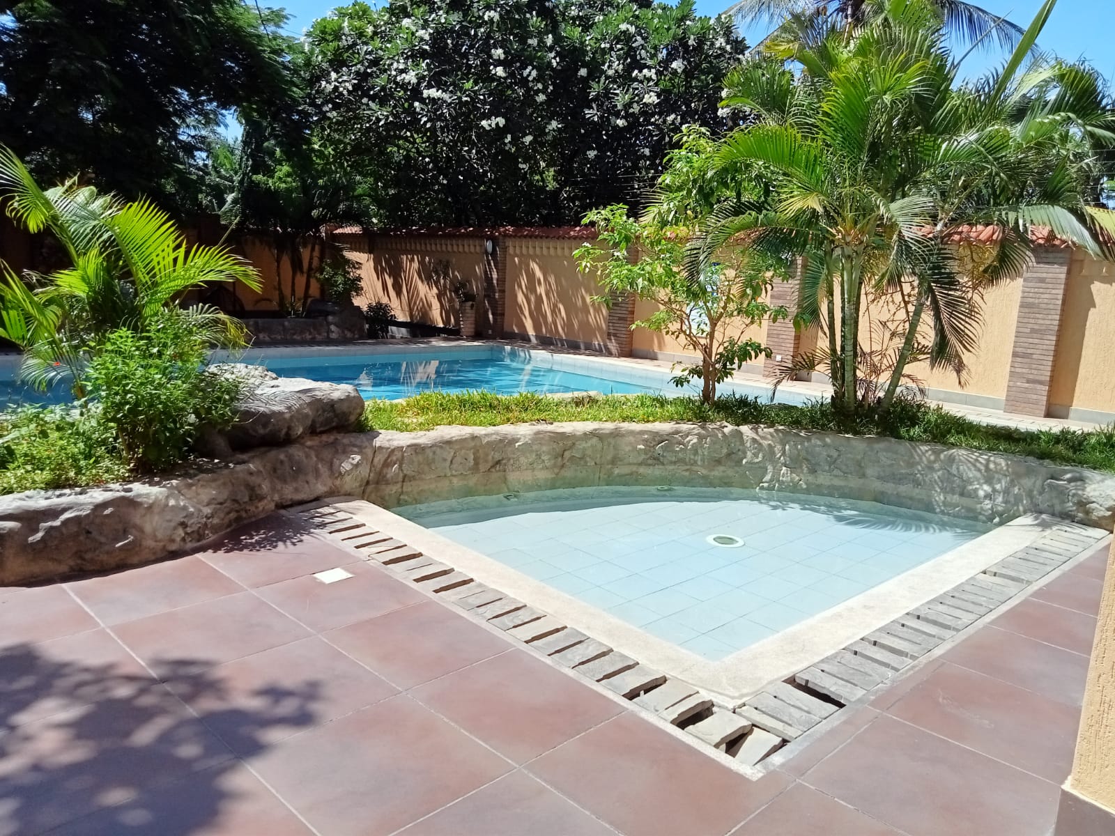 2 Bedroom Executive Apartment For Rent