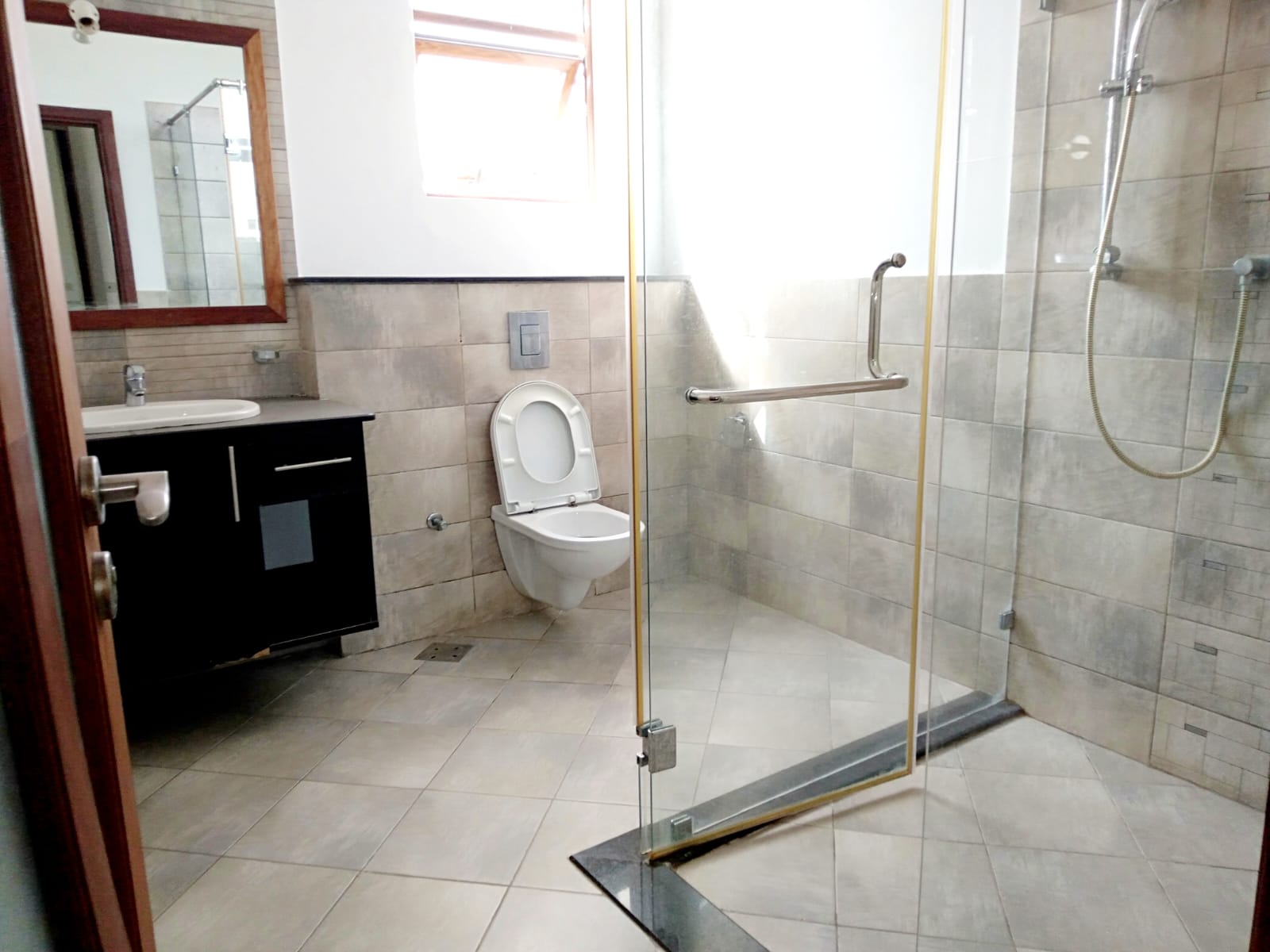 Executive 3 & 4 Bedrooms Beach Apartment For Rent in Nyali