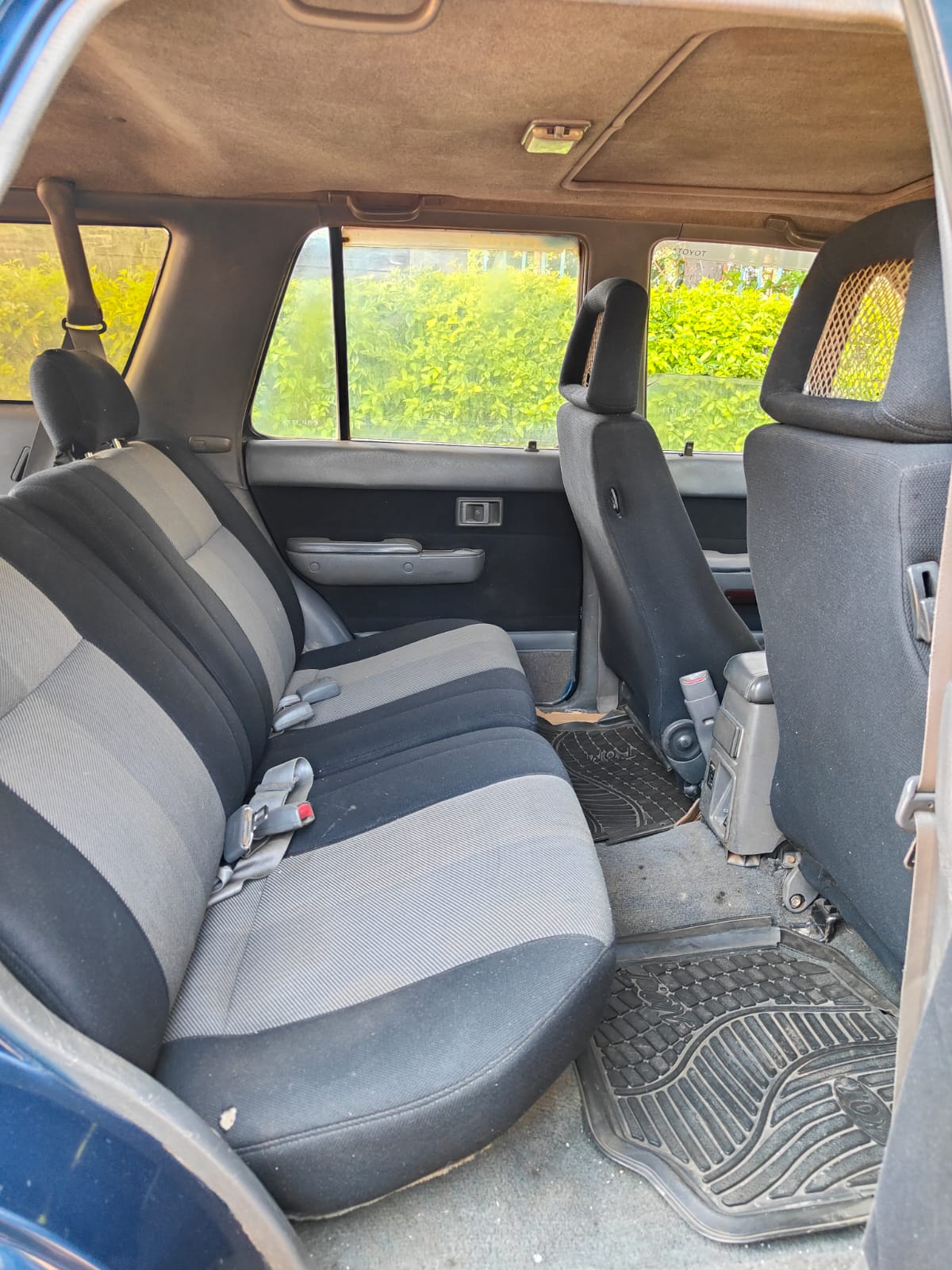 Toyota Hilux Surf 2005 Blue