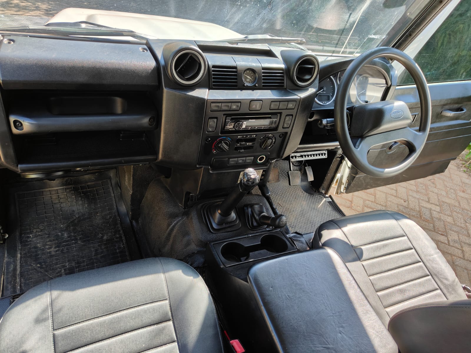 LANDROVER DEFENDER PUMA