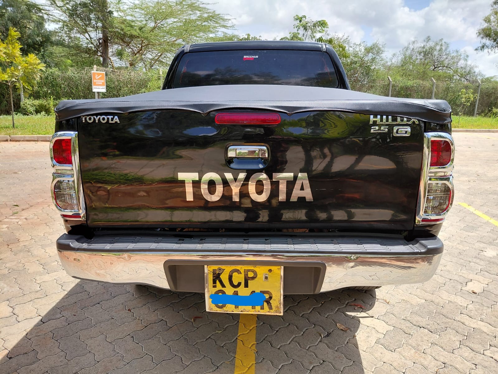 2010 TOYOTA HILUX DOUBLE CABIN