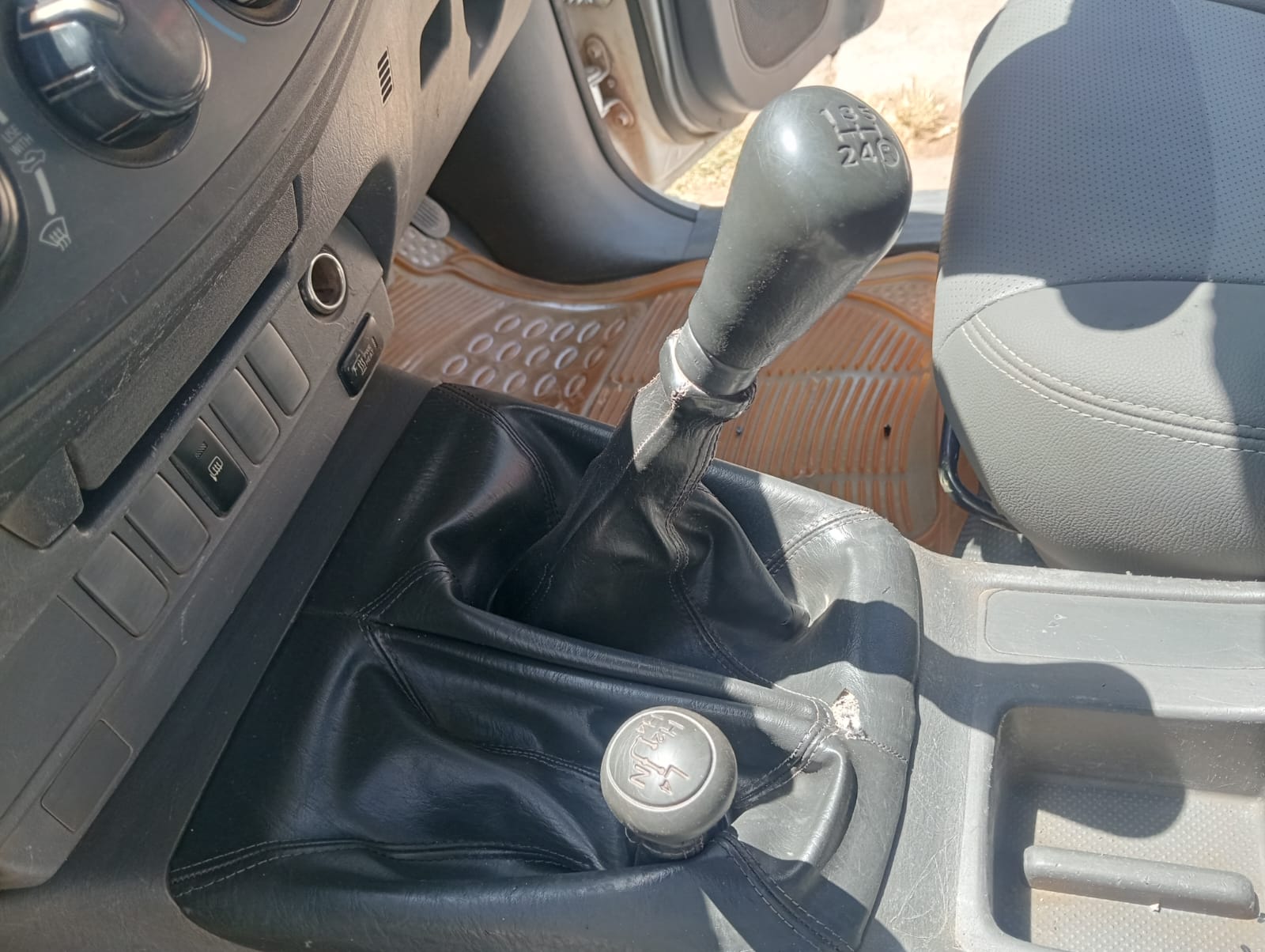 TOYOTA HILUX SINGLE CAB