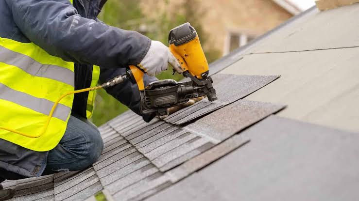 Roof repair service